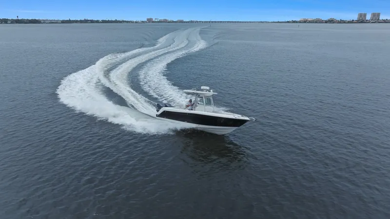 Slide: The Image of Robalo R260 2013 - 6108690