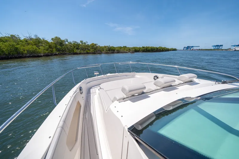Slide: The Image of Sea Ray 320 Sundancer 2021 - 6109555