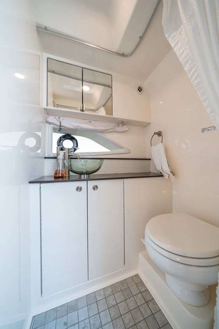 Slide: The Image of Sea Ray 320 Sundancer 2021 - 6109512