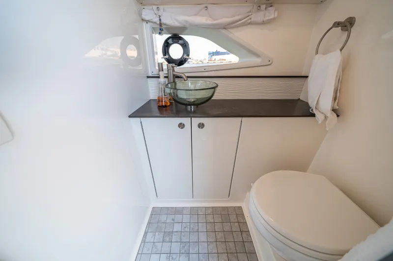 Slide: The Image of Sea Ray 320 Sundancer 2021 - 6109513