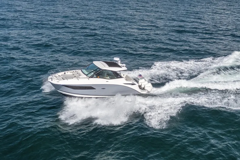 Slide: The Image of Sea Ray 320 Sundancer 2021 - 6109578