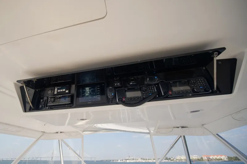 Slide: The Image of Hatteras 60 Reel Hook'Up - Exterior Flybridge 2002 Hatteras 60 Convertible Reel Hook'Up - 7382556