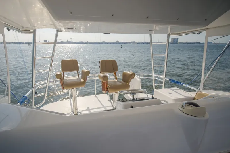Slide: The Image of Hatteras 60 Reel Hook'Up - Exterior Flybridge 2002 Hatteras 60 Convertible Reel Hook'Up - 7382552