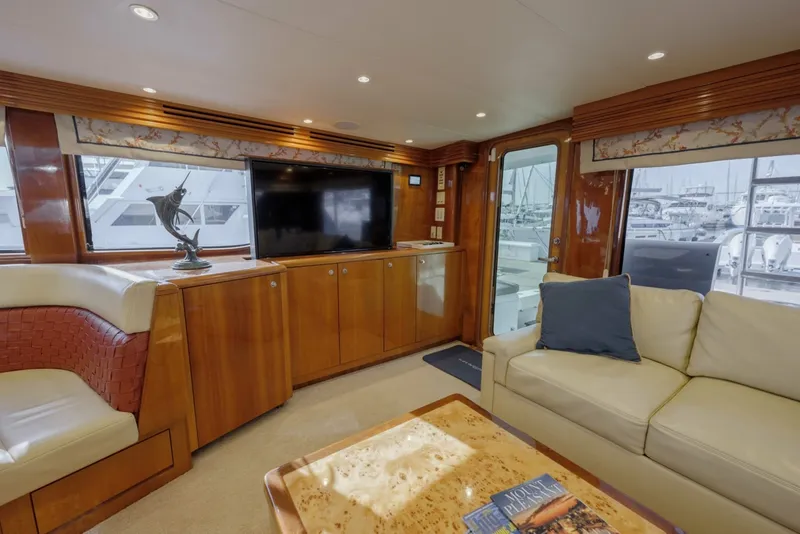 Slide: The Image of Hatteras 60 Reel Hook'Up - Interior Salon 2002 Hatteras 60 Convertible Reel Hook'Up - 7655407