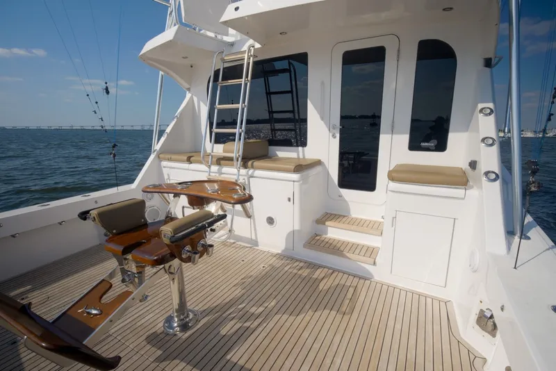 Slide: The Image of Hatteras 60 Reel Hook'Up - Exterior Cockpit 2002 Hatteras 60 Convertible Reel Hook'Up - 7382547