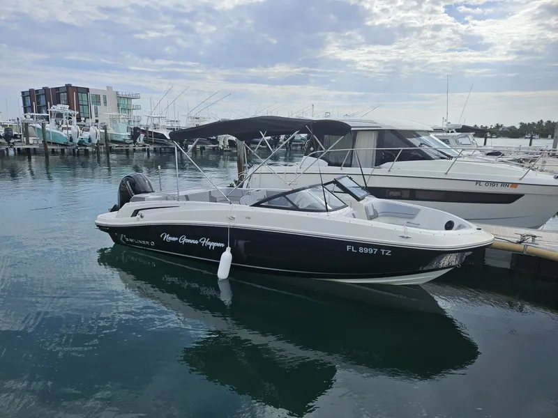 The Image of Bayliner VR6 Bowrider OB 2024 - 6109602
