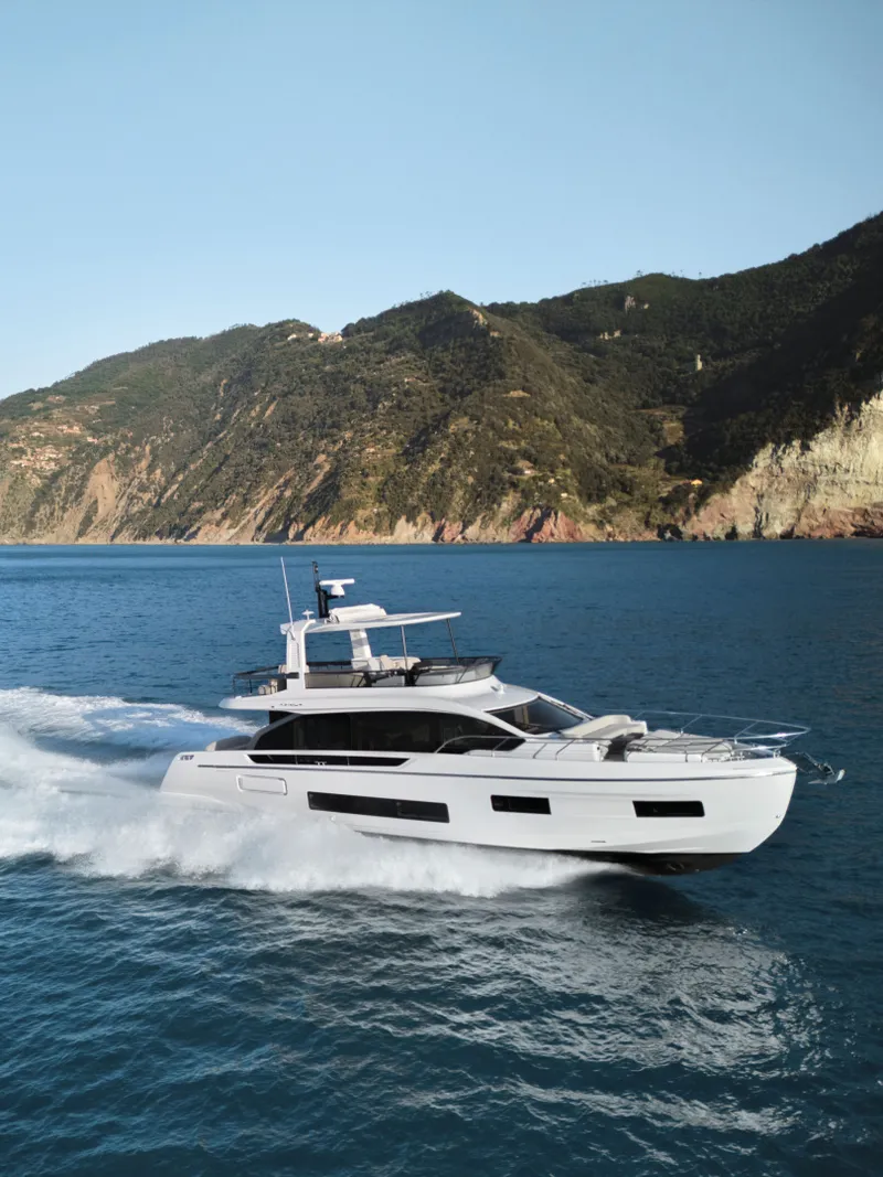 Slide: The Image of Azimut 62 FLY 2026 - 6109803