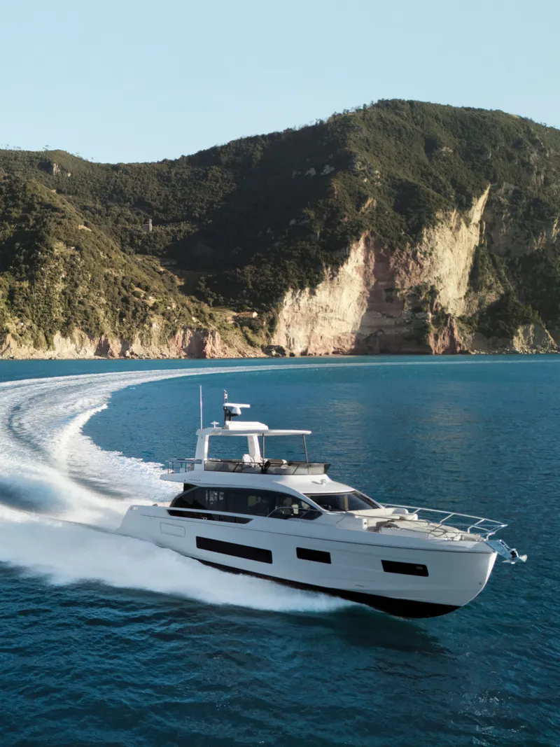 Slide: The Image of Azimut 62 FLY 2026 - 6109804
