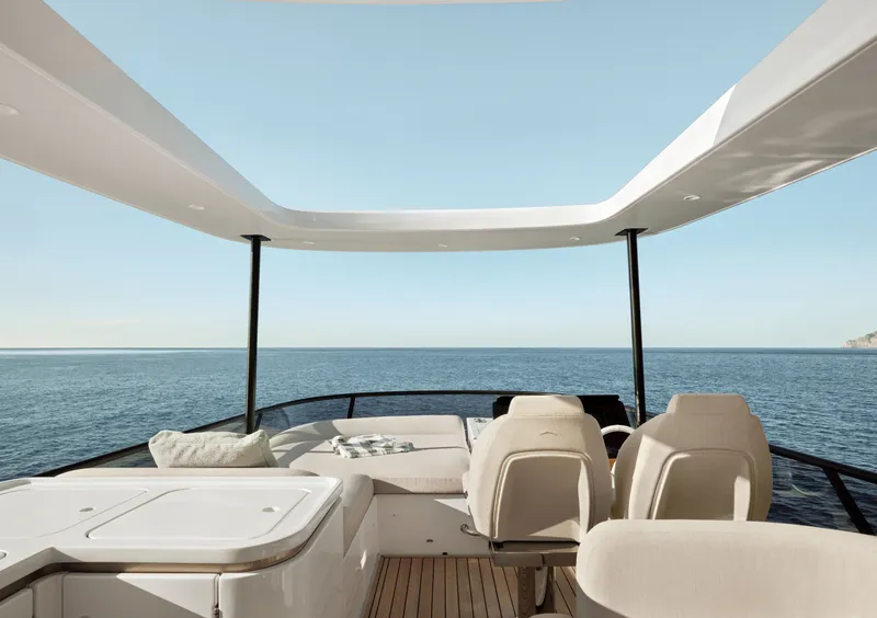 Slide: The Image of Azimut 62 FLY 2026 - 6109832