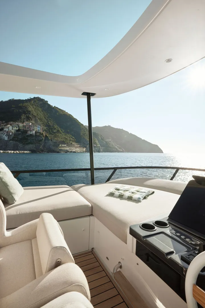 Slide: The Image of Azimut 62 FLY 2026 - 6109834