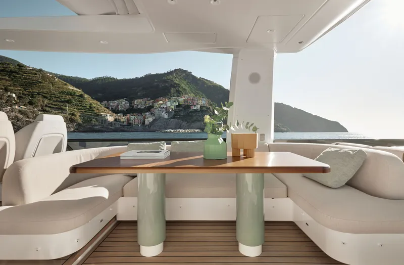 Slide: The Image of Azimut 62 FLY 2026 - 6109835