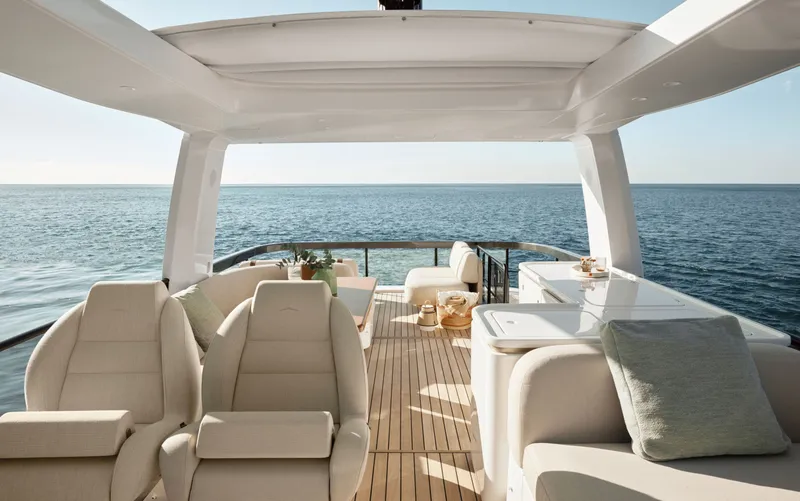Slide: The Image of Azimut 62 FLY 2026 - 6109836