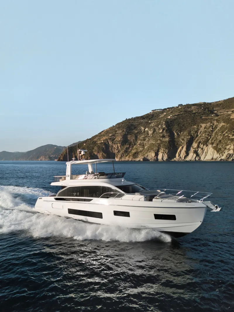 Slide: The Image of Azimut 62 FLY 2026 - 6109805