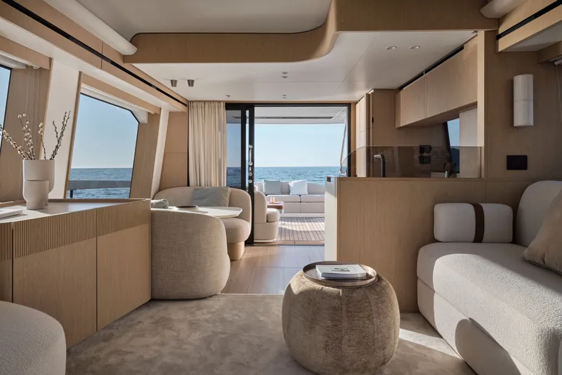 Slide: The Image of Azimut 62 FLY 2026 - 6109851