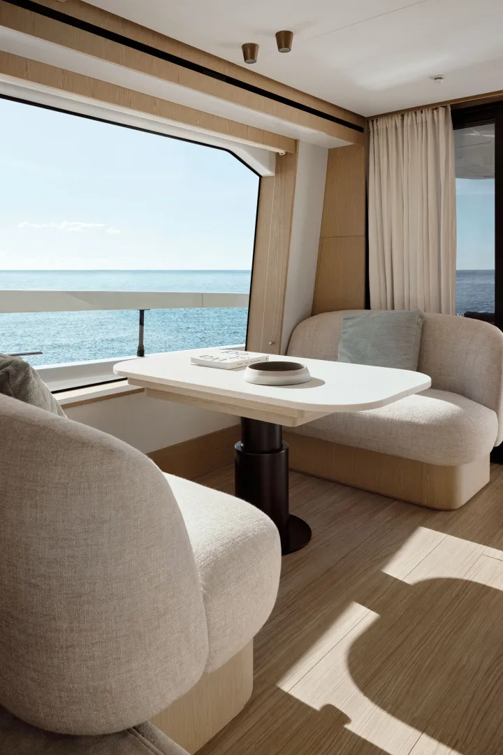 Slide: The Image of Azimut 62 FLY 2026 - 6109854