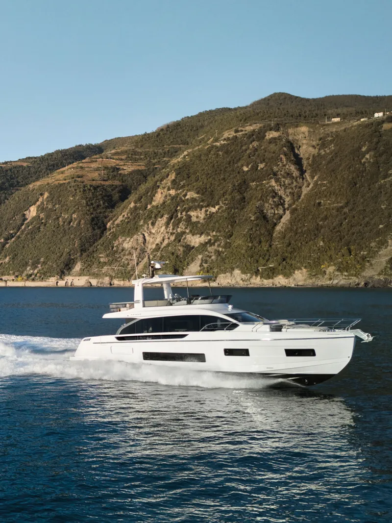 Slide: The Image of Azimut 62 FLY 2026 - 6109808
