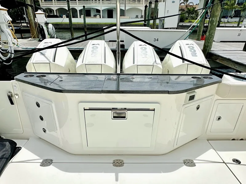 Slide: The Image of Boston Whaler 405 Conquest 2023 - 6110031