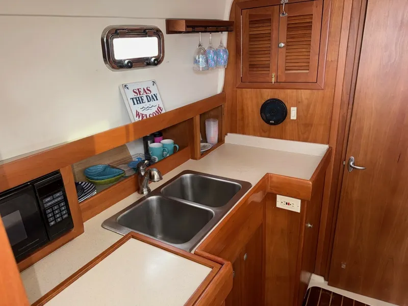 Slide: The Image of Mainship 34' Pilot 2003 - 6257447