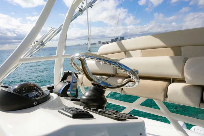 Slide: The Image of Boston Whaler 42 2017 - 6110544
