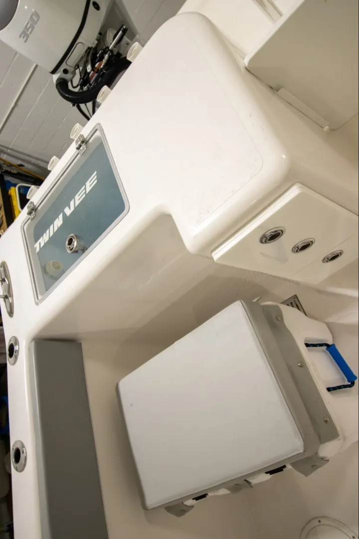 Slide: The Image of Twin Vee 340 GFX 2023 - 6304187