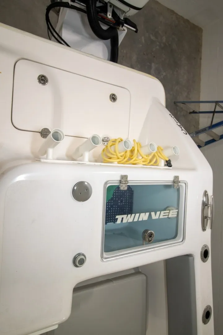 Slide: The Image of Twin Vee 340 GFX 2023 - 6304190