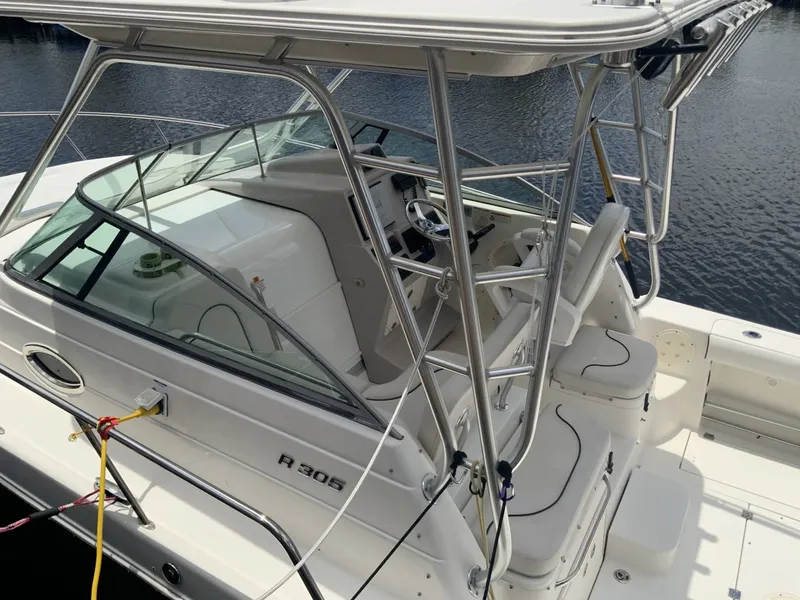 Slide: The Image of Robalo R305 Walkaround 2007 - 6111456