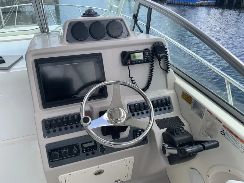 Slide: The Image of Robalo R305 Walkaround 2007 - 6111462