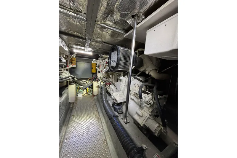 Slide: The Image of Sea Ray 480 Sedan Bridge 1999 - 6186758