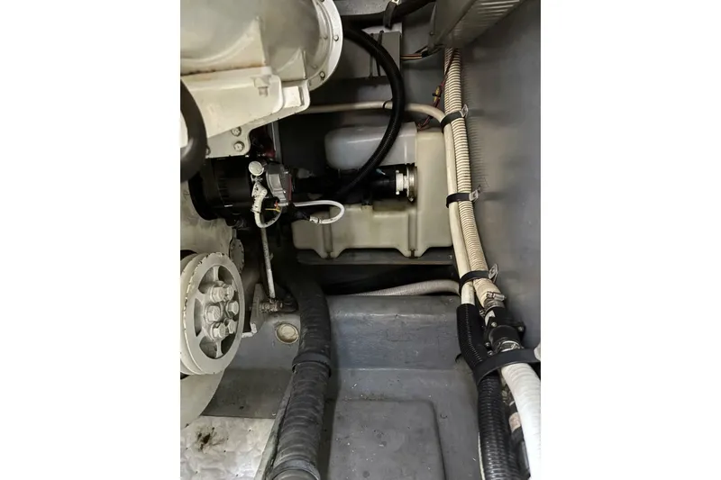 Slide: The Image of Sea Ray 480 Sedan Bridge 1999 - 6186762