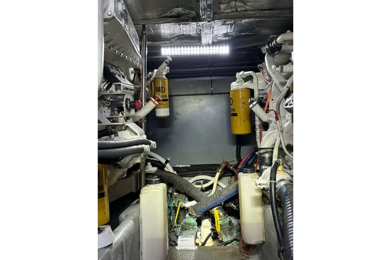 Slide: The Image of Sea Ray 480 Sedan Bridge 1999 - 6186767