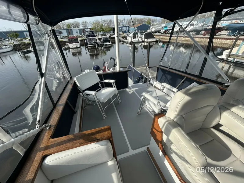 Slide: The Image of 36' Monk flybridge aft - 6112286