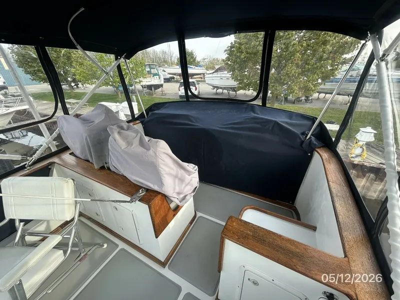 Slide: The Image of 36' Monk flybridge covered - 6112287