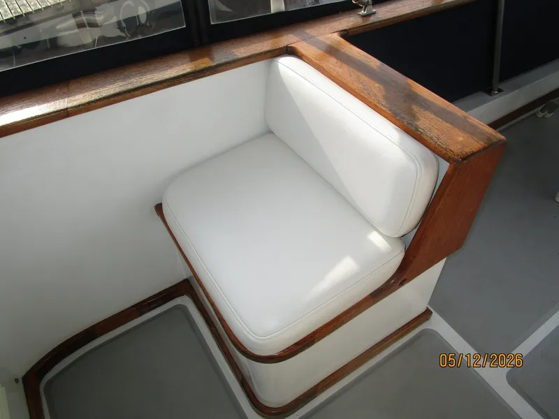 Slide: The Image of 36' Monk flybridge starboard forward seating - 6112293
