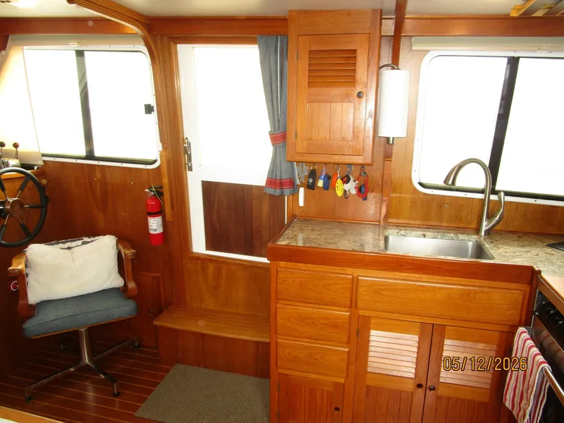Slide: The Image of 36' Monk salon starboard - 6112338