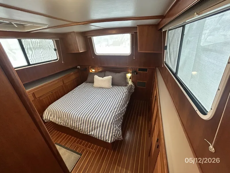 Slide: The Image of 36' Monk master stateroom - 6112322