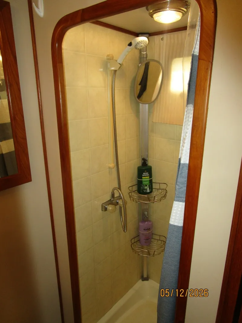 Slide: The Image of 36' Monk master stateroom shower - 6112324