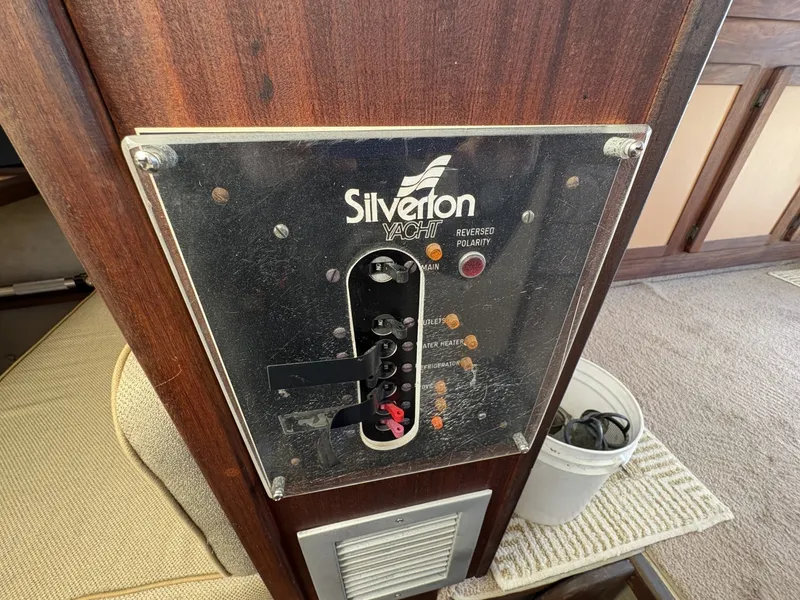 Slide: The Image of Silverton 34 Convertible 1984 - 6112476