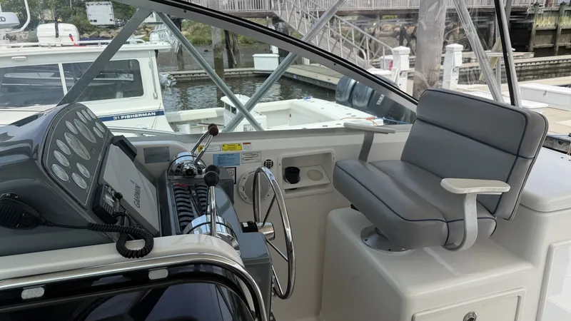 Slide: The Image of Pursuit 3400 Express 2003 - 6112876