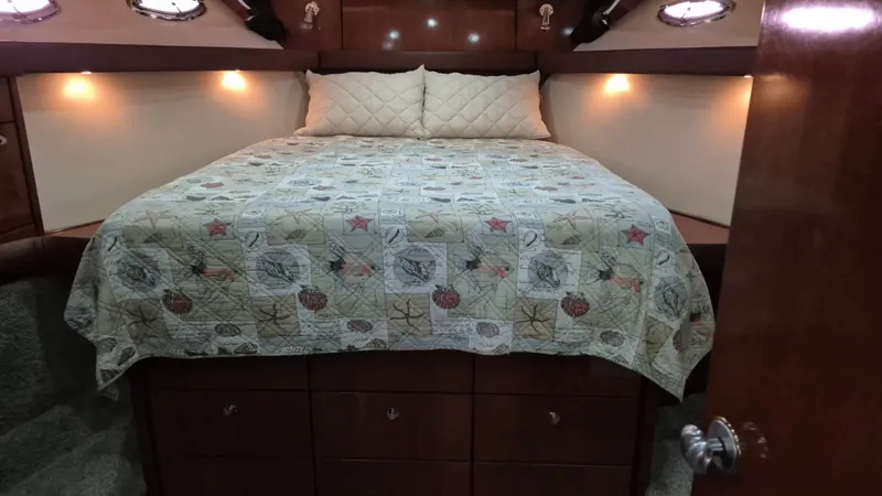 Slide: The Image of Owner's Cabin - 6112995