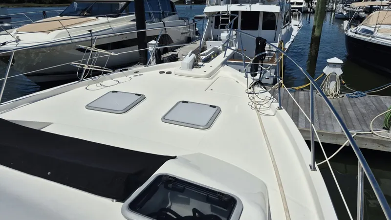 Slide: The Image of Forward Deck - 6113010