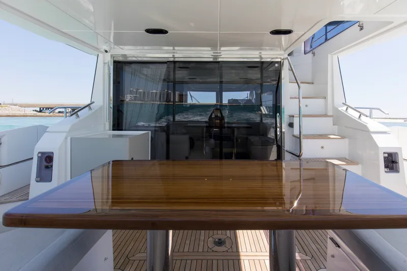Slide: The Image of Azimut 60 FLY 2019 - 6113051
