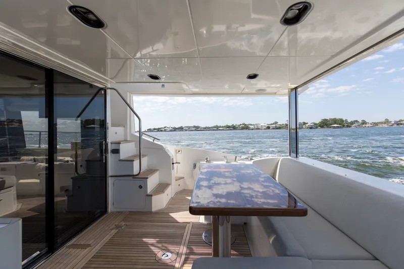 Slide: The Image of Azimut 60 FLY 2019 - 6113055
