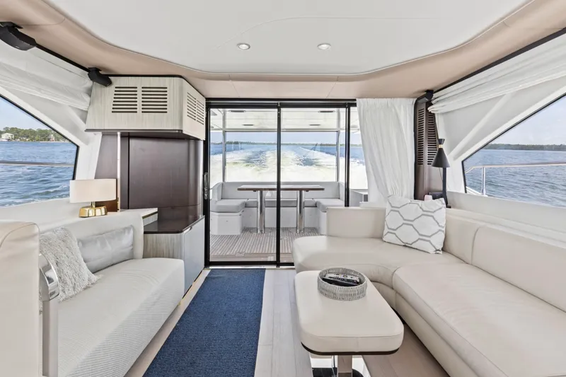 Slide: The Image of Azimut 60 FLY 2019 - 6113059