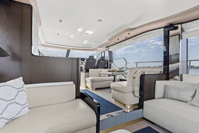 Slide: The Image of Azimut 60 FLY 2019 - 6113060