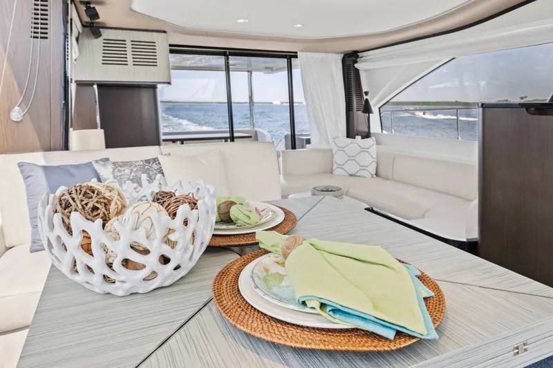 Slide: The Image of Azimut 60 FLY 2019 - 6113066