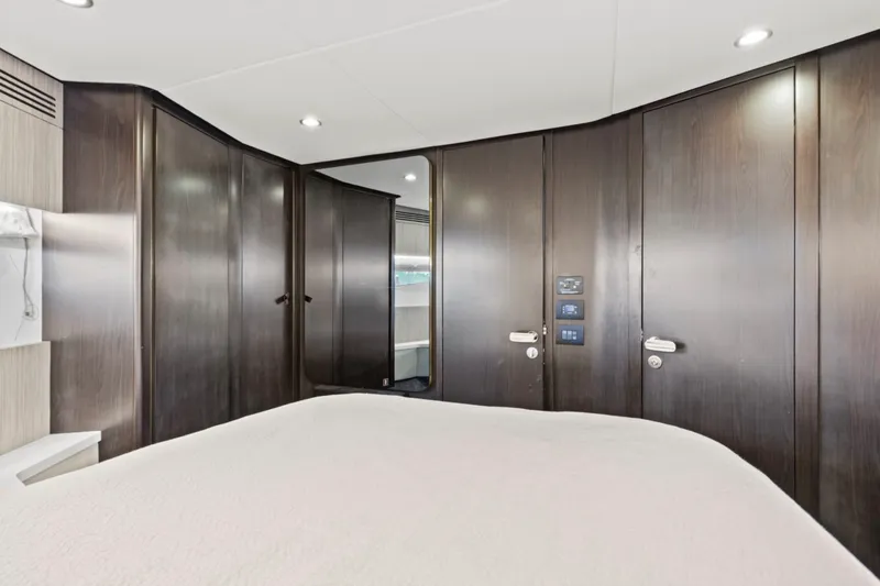 Slide: The Image of Azimut 60 FLY 2019 - 6113069