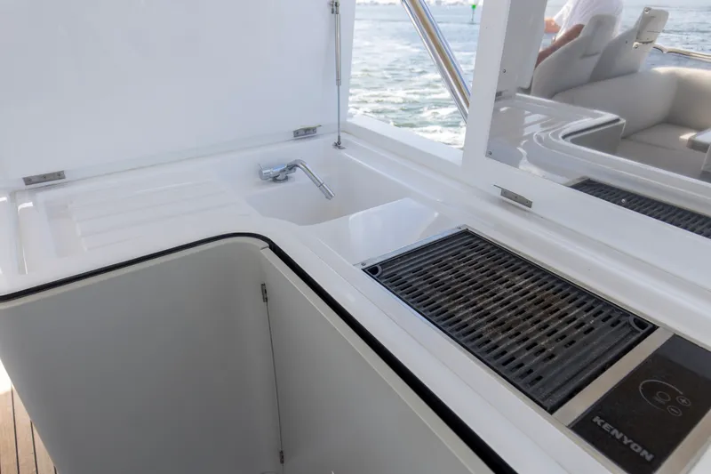Slide: The Image of Azimut 60 FLY 2019 - 6113073