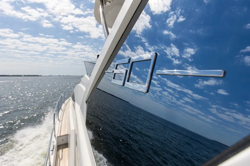 Slide: The Image of Azimut 60 FLY 2019 - 6113085