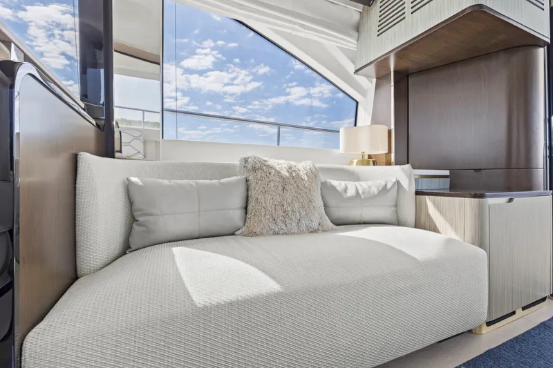 Slide: The Image of Azimut 60 FLY 2019 - 6113087
