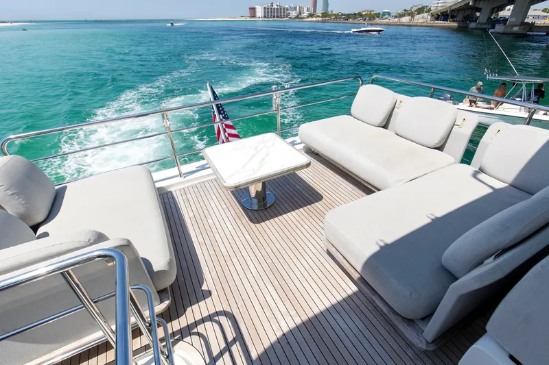Slide: The Image of Azimut 60 FLY 2019 - 6113097